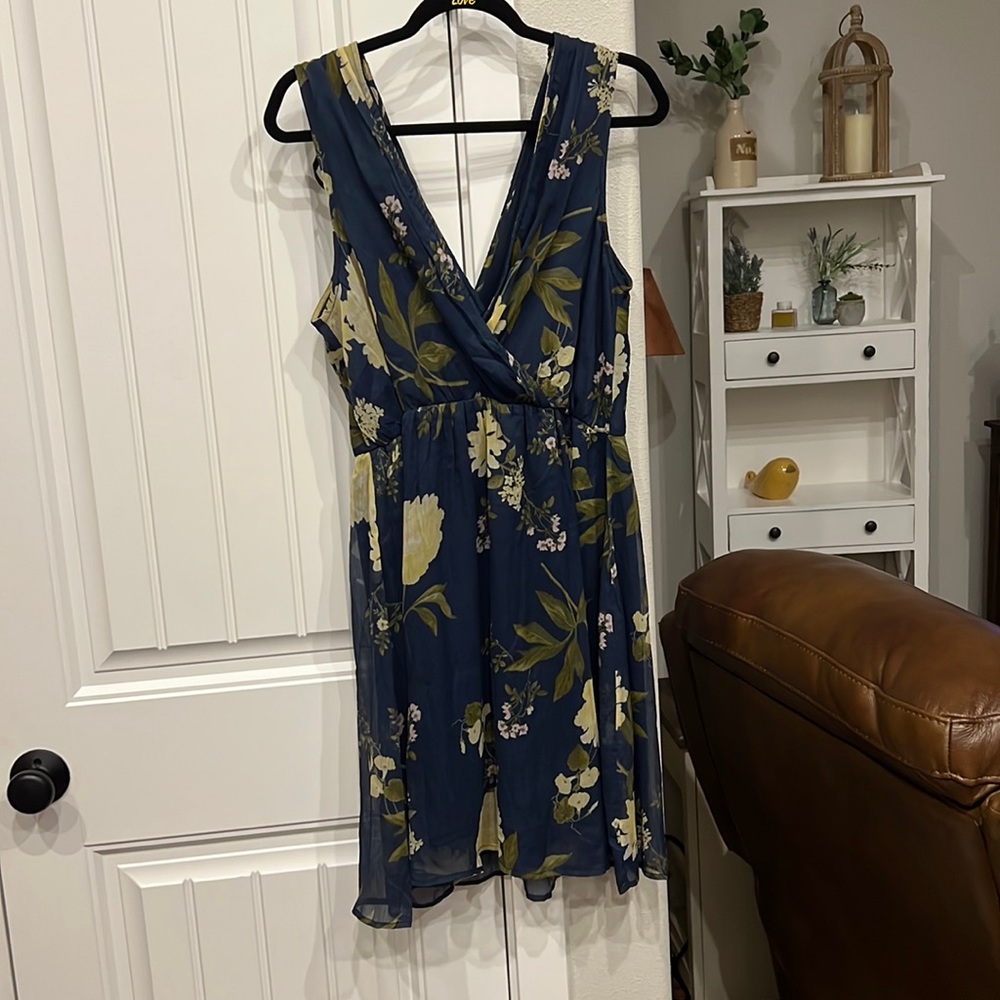 NWT VERO MODA Lucca Sleeveless Floral Dress Large
